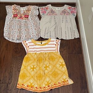 Savanna Jane lot of 3 blouses all size small.